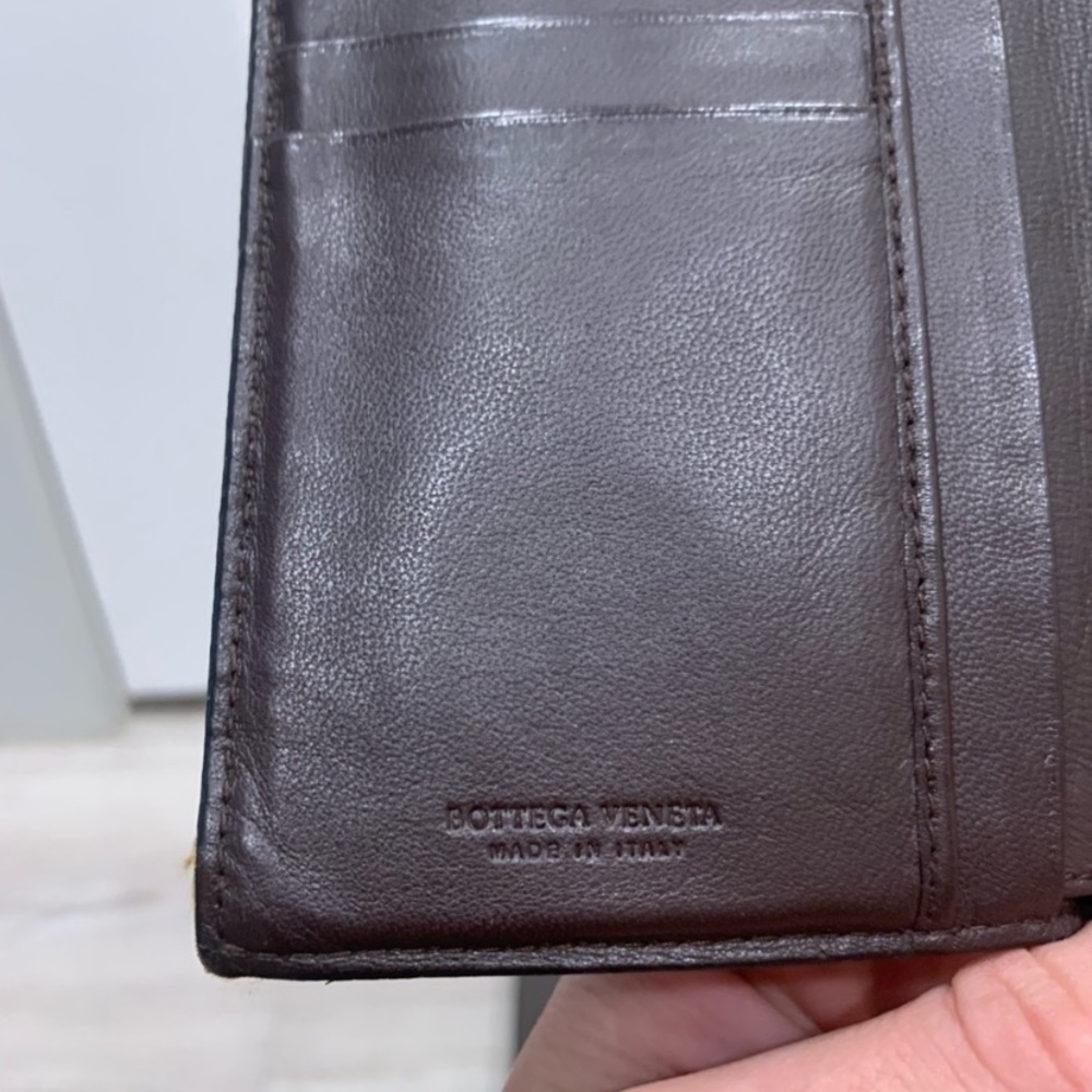 Bottega Veneta Intrecciato Dark Brown Wallet with Coin Purse - Picture 5 of 10